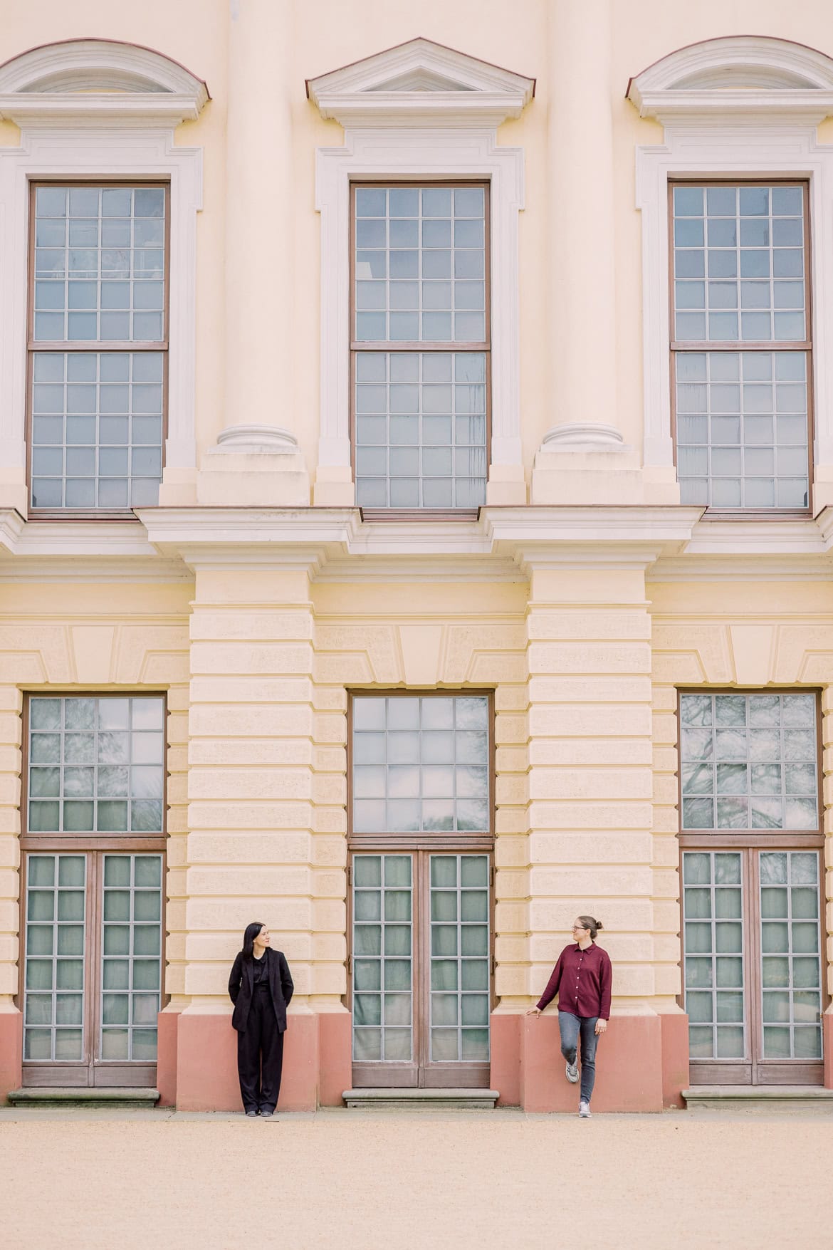 Verlobung in Charlottenburg - Windiger Spaziergang im Park