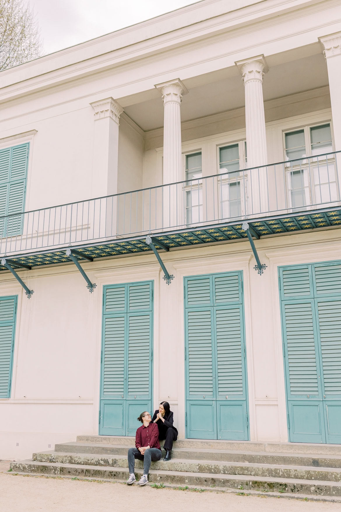 Verlobung in Charlottenburg - Windiger Spaziergang im Park