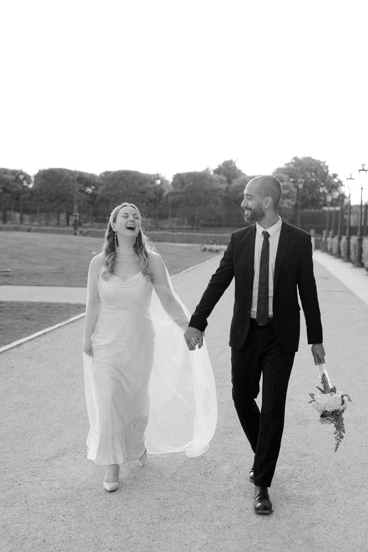 After Wedding Session am Louvre - ein abendlicher Spaziergang