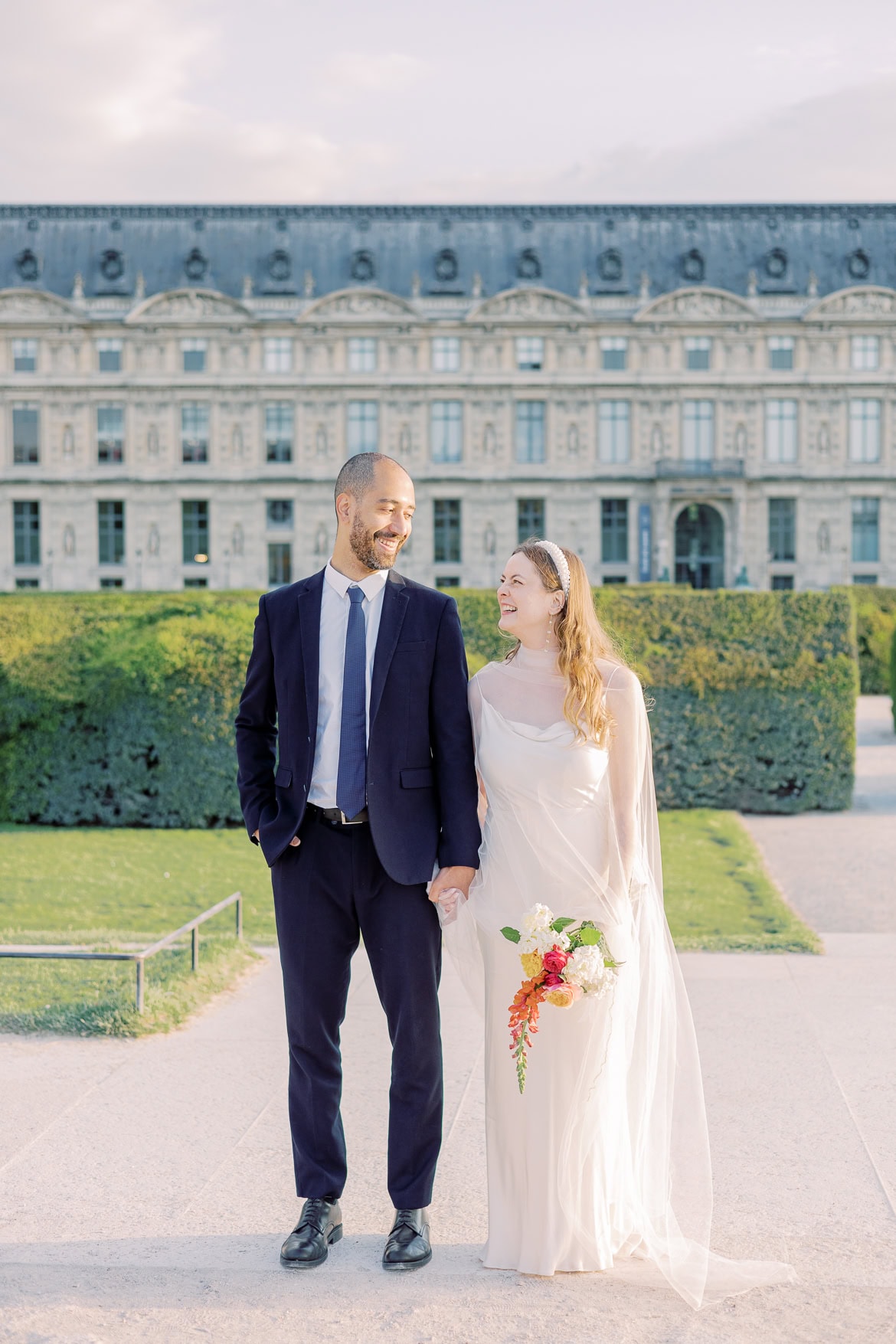 After Wedding Session am Louvre - ein abendlicher Spaziergang