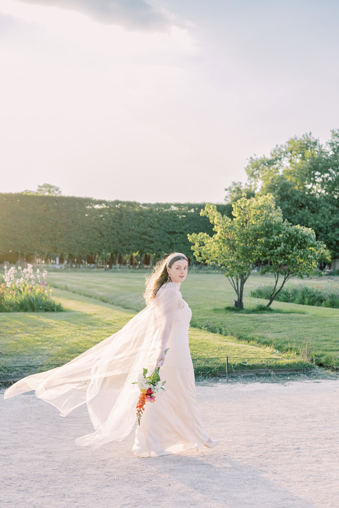 After Wedding Session am Louvre - ein abendlicher Spaziergang