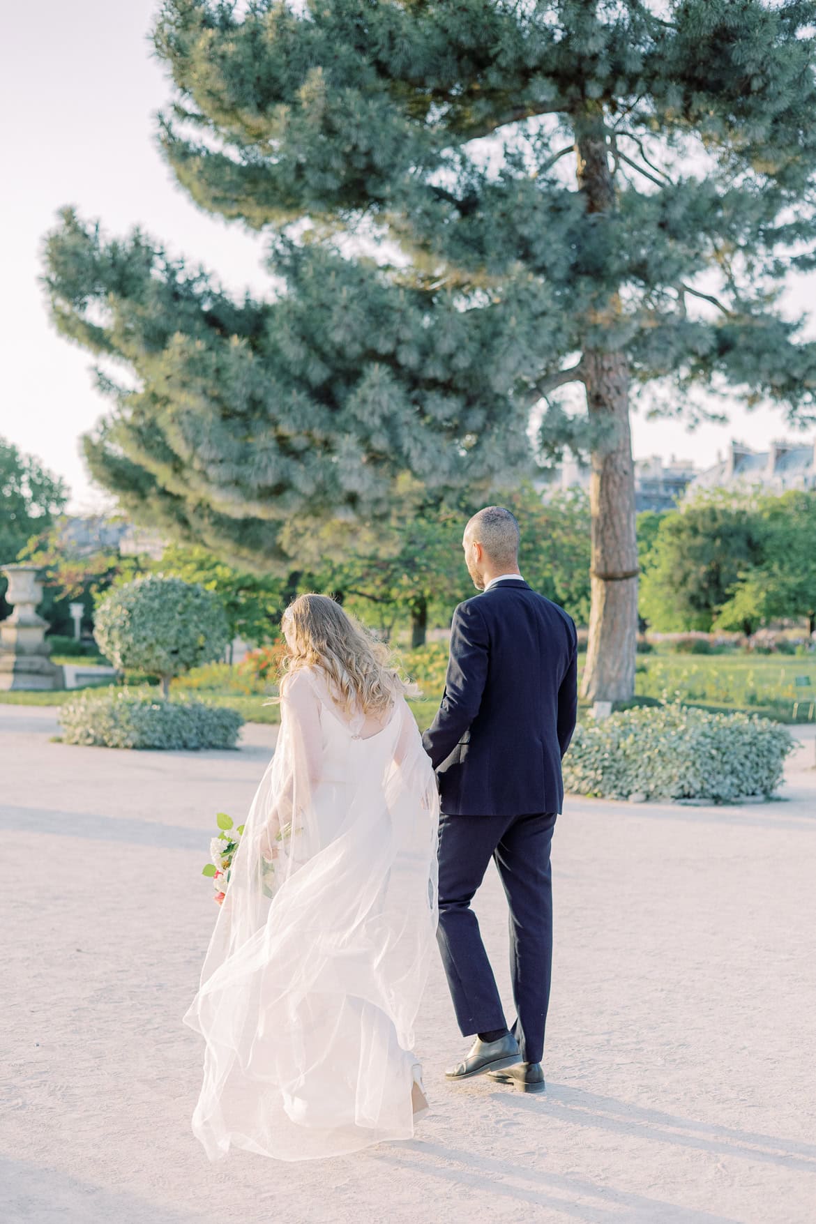After Wedding Session am Louvre - ein abendlicher Spaziergang