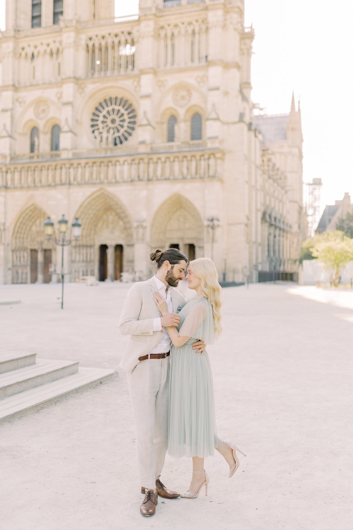 Verlobung an der Notre Dame - ein Editorial in Paris