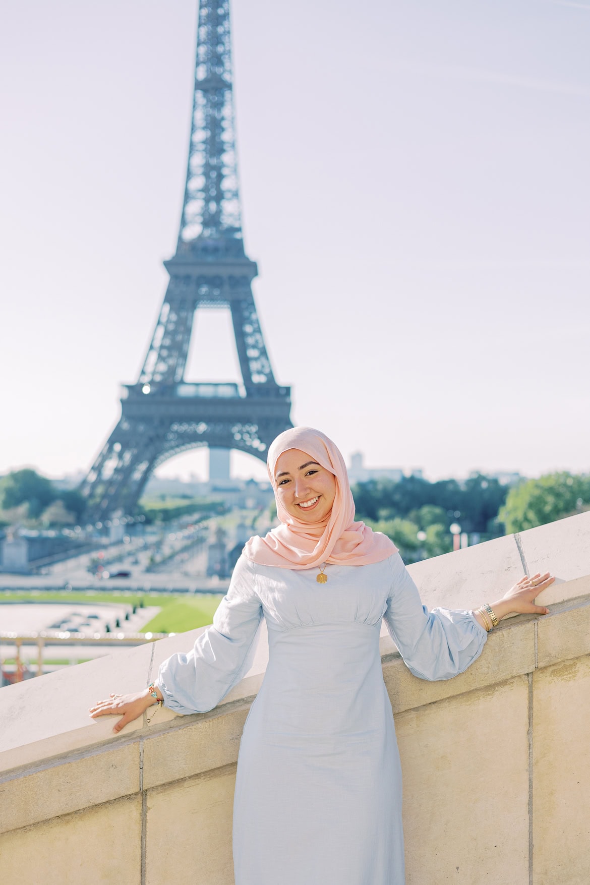 Freundinnen Session am Eiffelturm in Paris