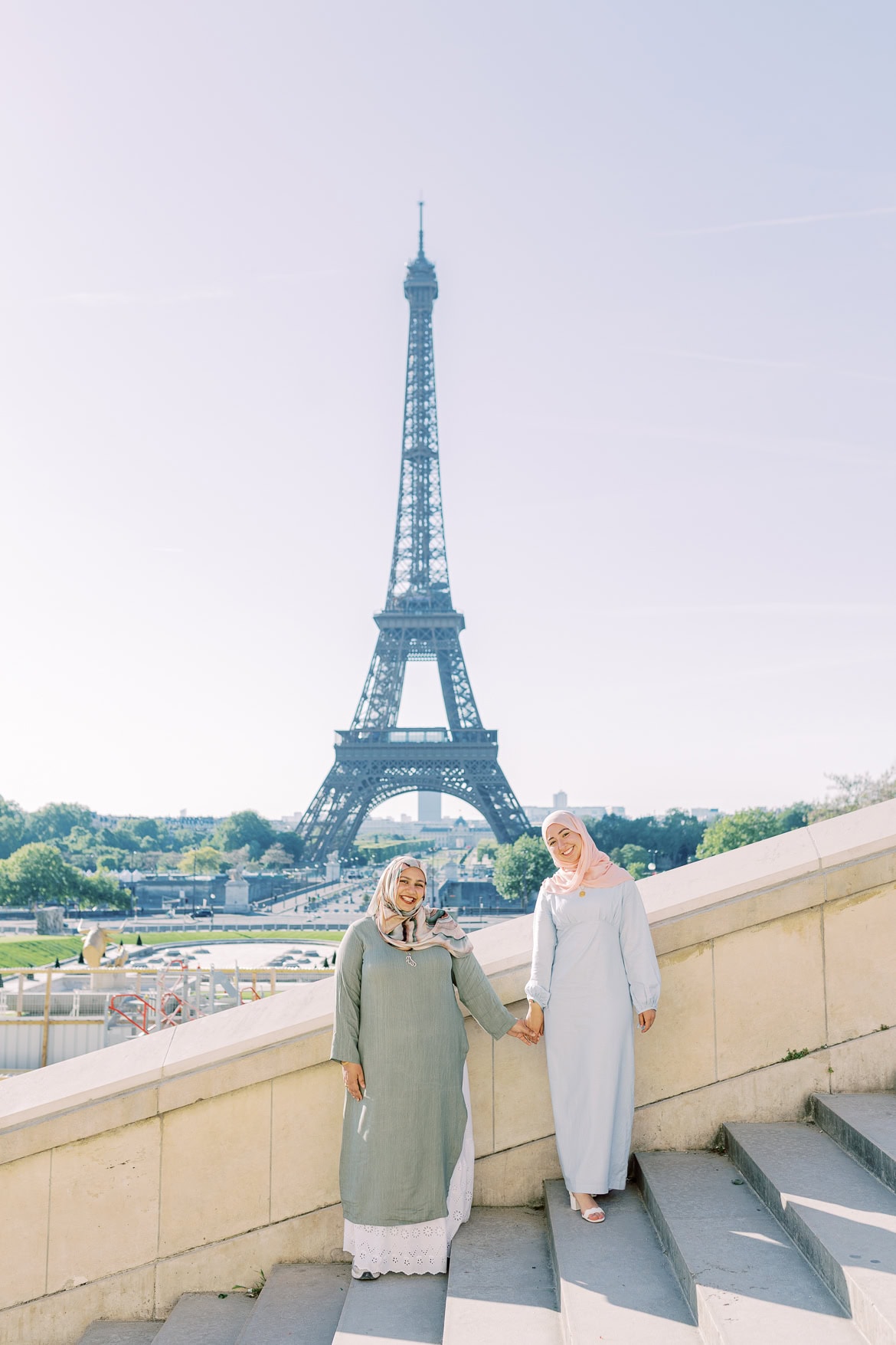Freundinnen Session am Eiffelturm in Paris
