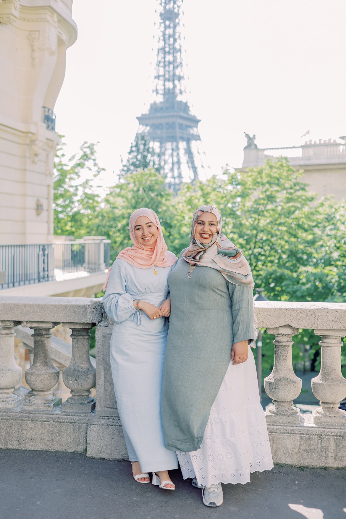 Freundinnen Session am Eiffelturm in Paris