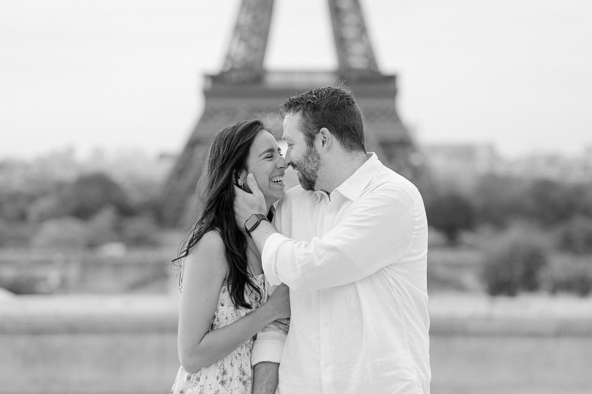 Pärchenfotos in Paris beim Eiffelturm