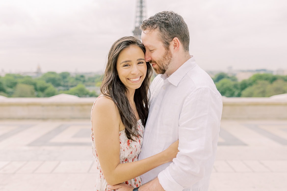 Pärchenfotos in Paris beim Eiffelturm
