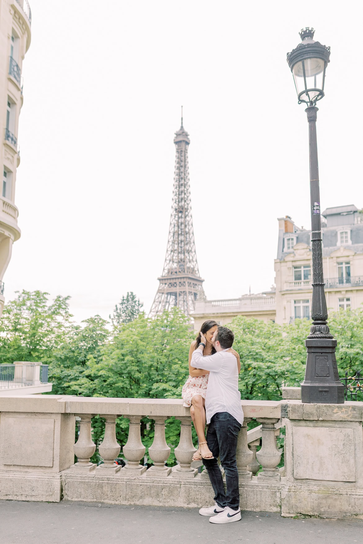 Pärchenfotos in Paris beim Eiffelturm