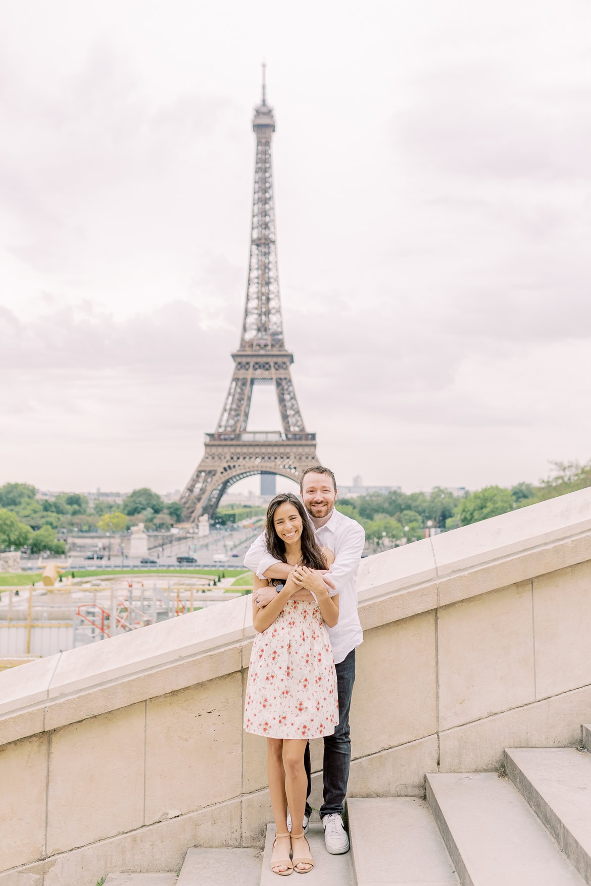 Pärchenfotos in Paris beim Eiffelturm