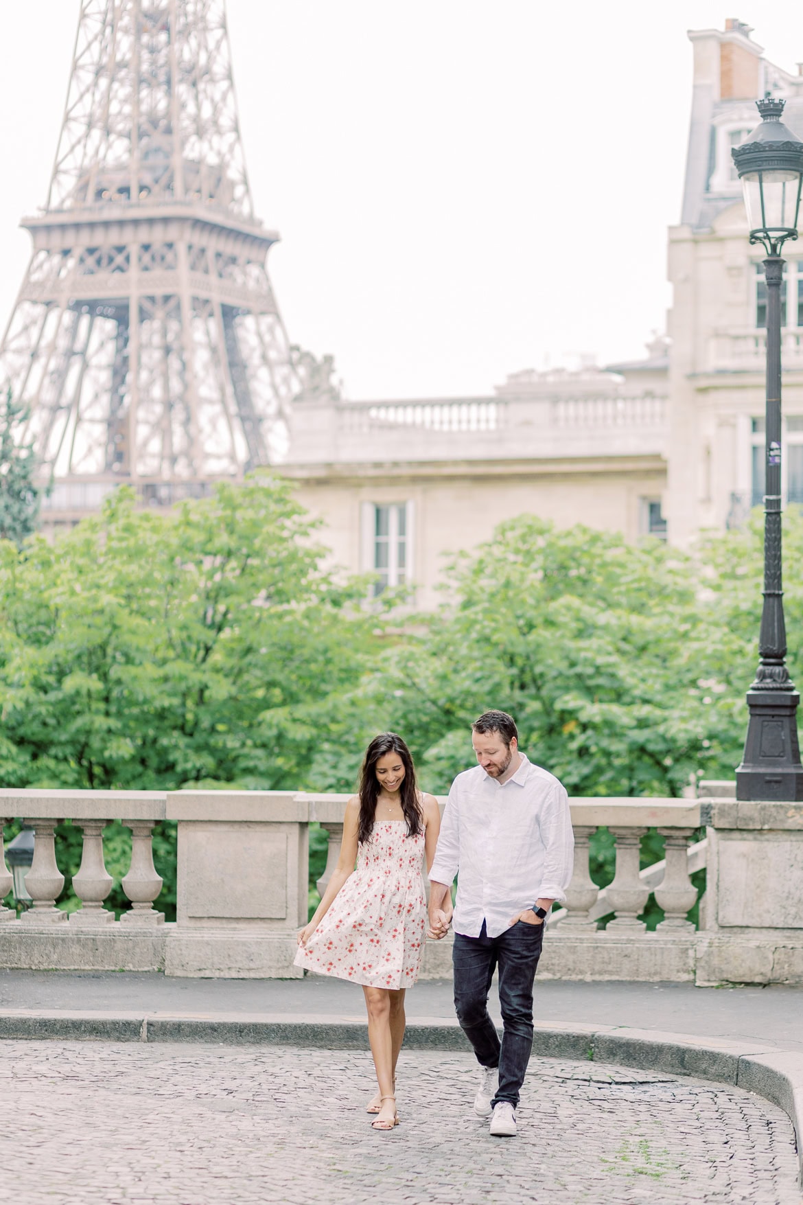 Pärchenfotos in Paris beim Eiffelturm