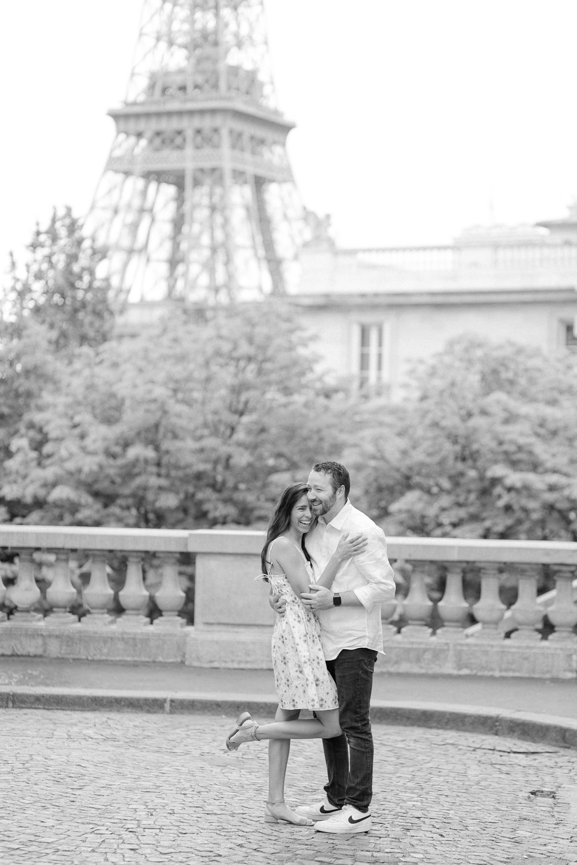 Pärchenfotos in Paris beim Eiffelturm