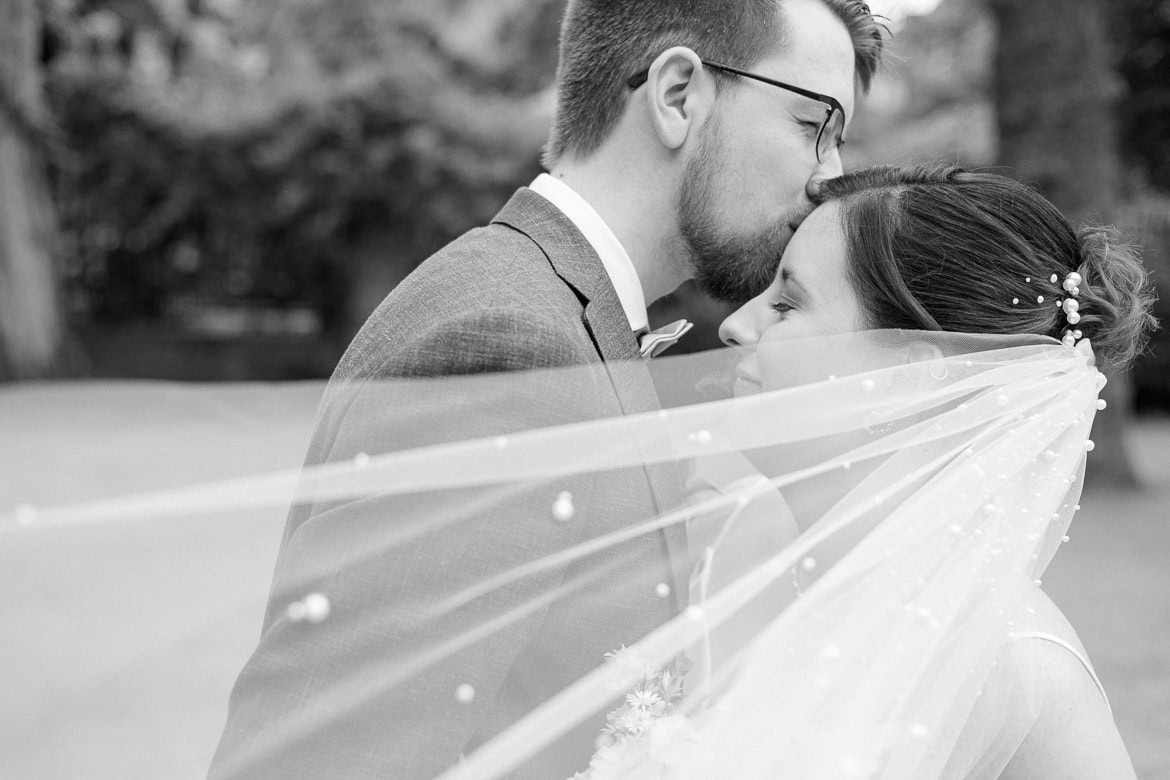 Japanisch inspiriert: Trauung im Standesamt Schöneberg und Feier im Spreespeicher Berlin