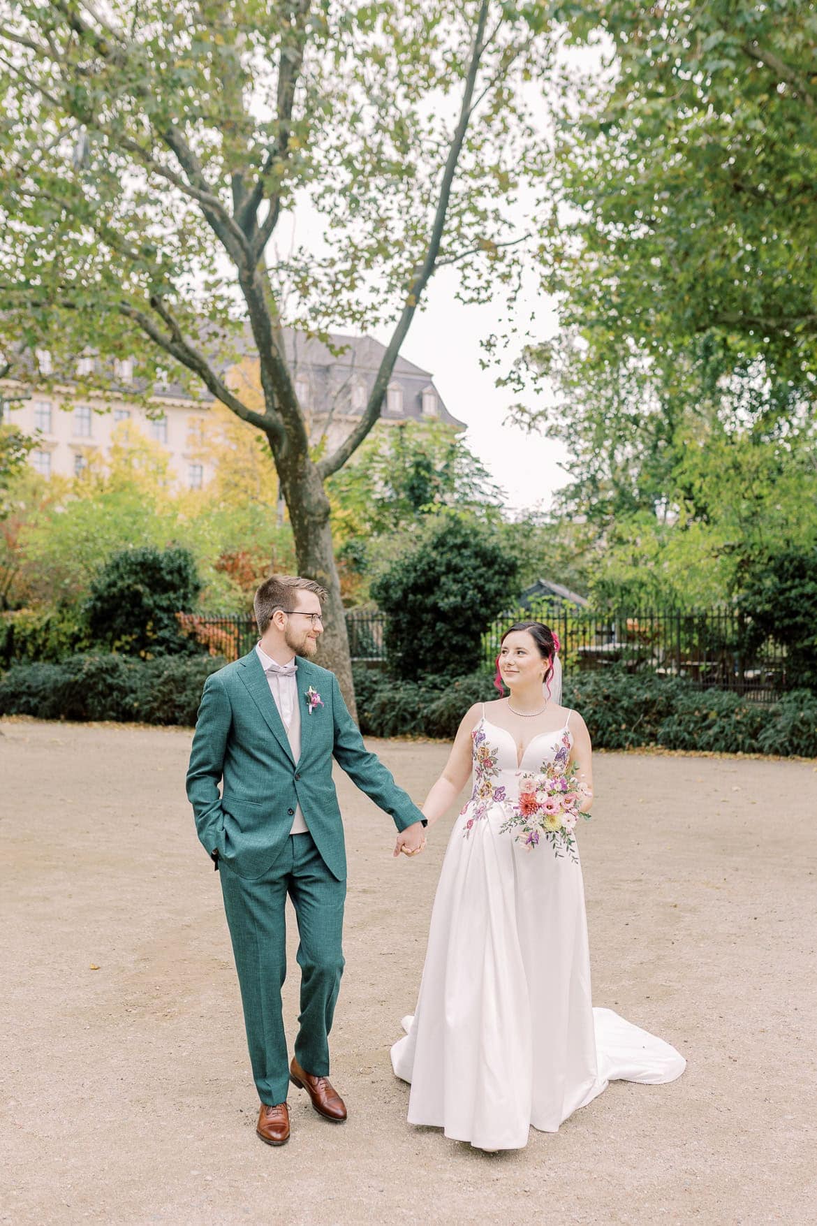 Japanisch inspiriert: Trauung im Standesamt Schöneberg und Feier im Spreespeicher Berlin