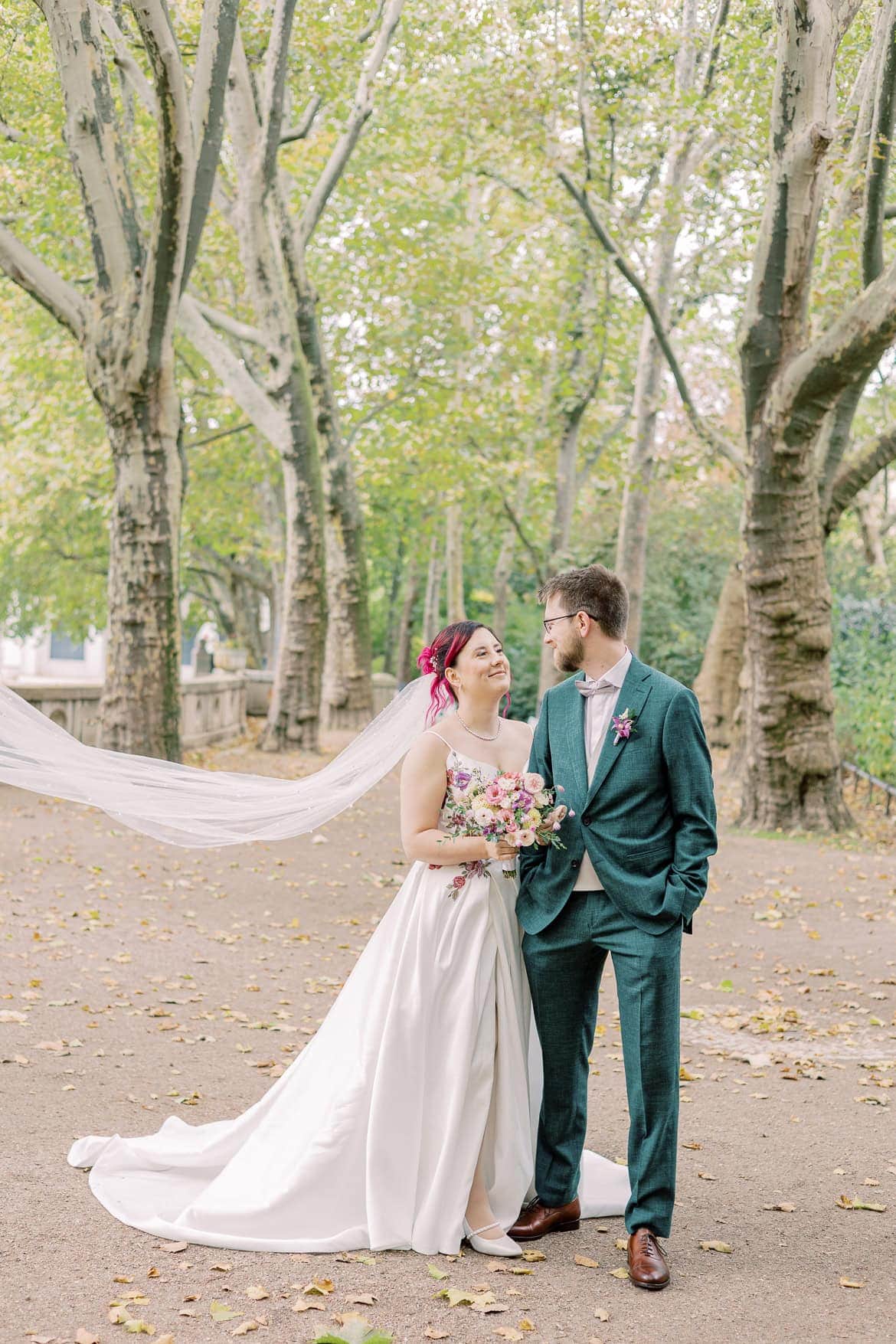 Japanisch inspiriert: Trauung im Standesamt Schöneberg und Feier im Spreespeicher Berlin