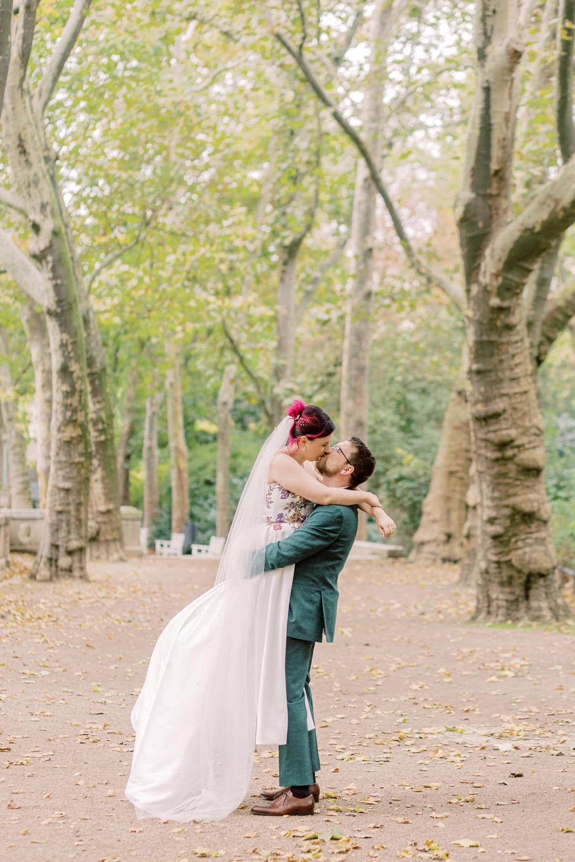 Japanisch inspiriert: Trauung im Standesamt Schöneberg und Feier im Spreespeicher Berlin