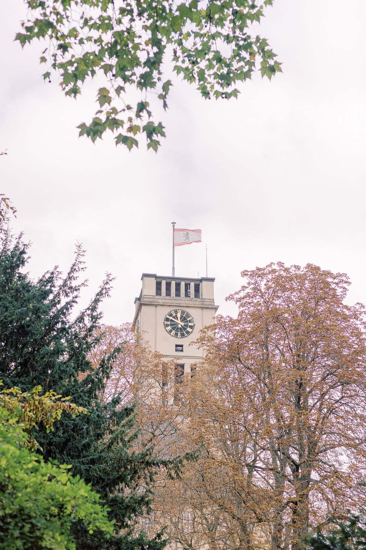 Japanisch inspiriert: Trauung im Standesamt Schöneberg und Feier im Spreespeicher Berlin