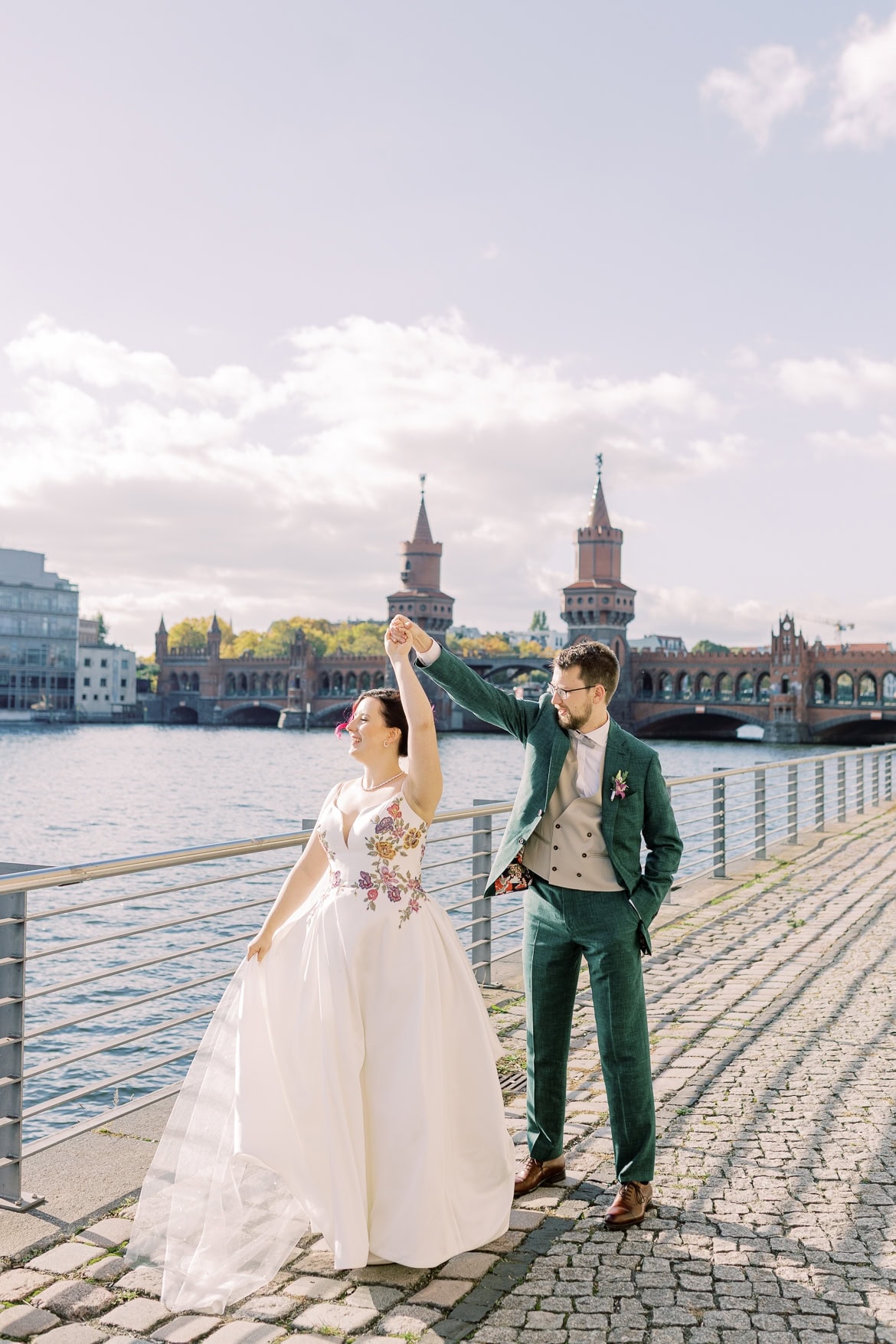 Japanisch inspiriert: Trauung im Standesamt Schöneberg und Feier im Spreespeicher Berlin