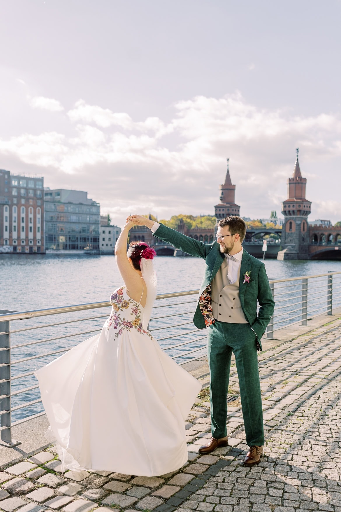 Japanisch inspiriert: Trauung im Standesamt Schöneberg und Feier im Spreespeicher Berlin