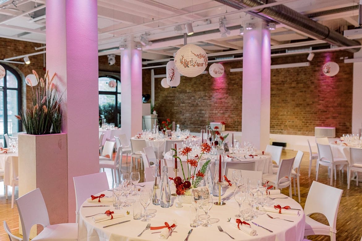 Japanisch inspiriert: Trauung im Standesamt Schöneberg und Feier im Spreespeicher Berlin