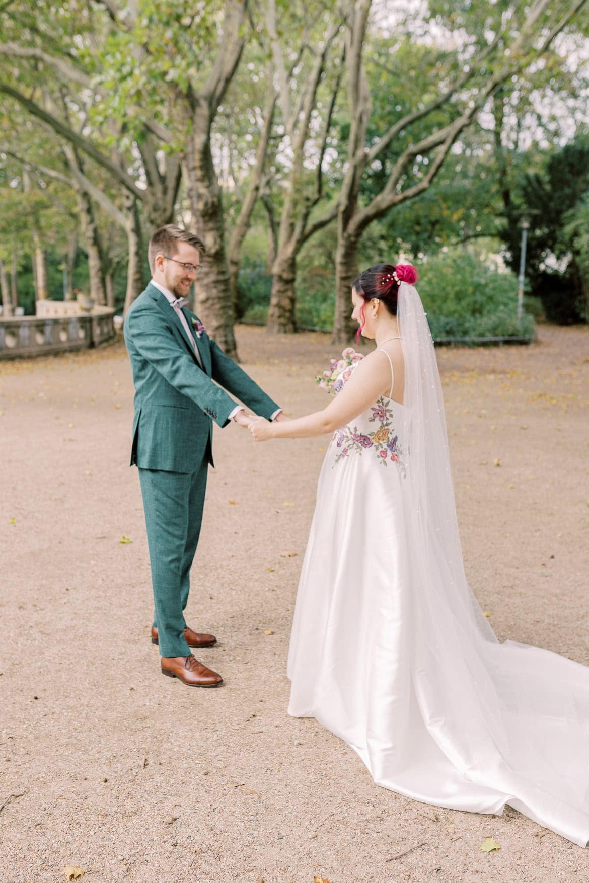 Japanisch inspiriert: Trauung im Standesamt Schöneberg und Feier im Spreespeicher Berlin