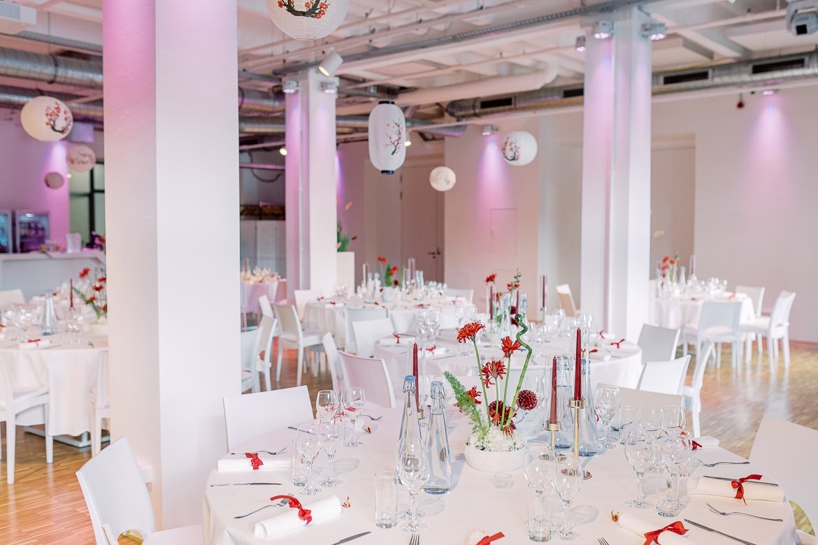 Japanisch inspiriert: Trauung im Standesamt Schöneberg und Feier im Spreespeicher Berlin