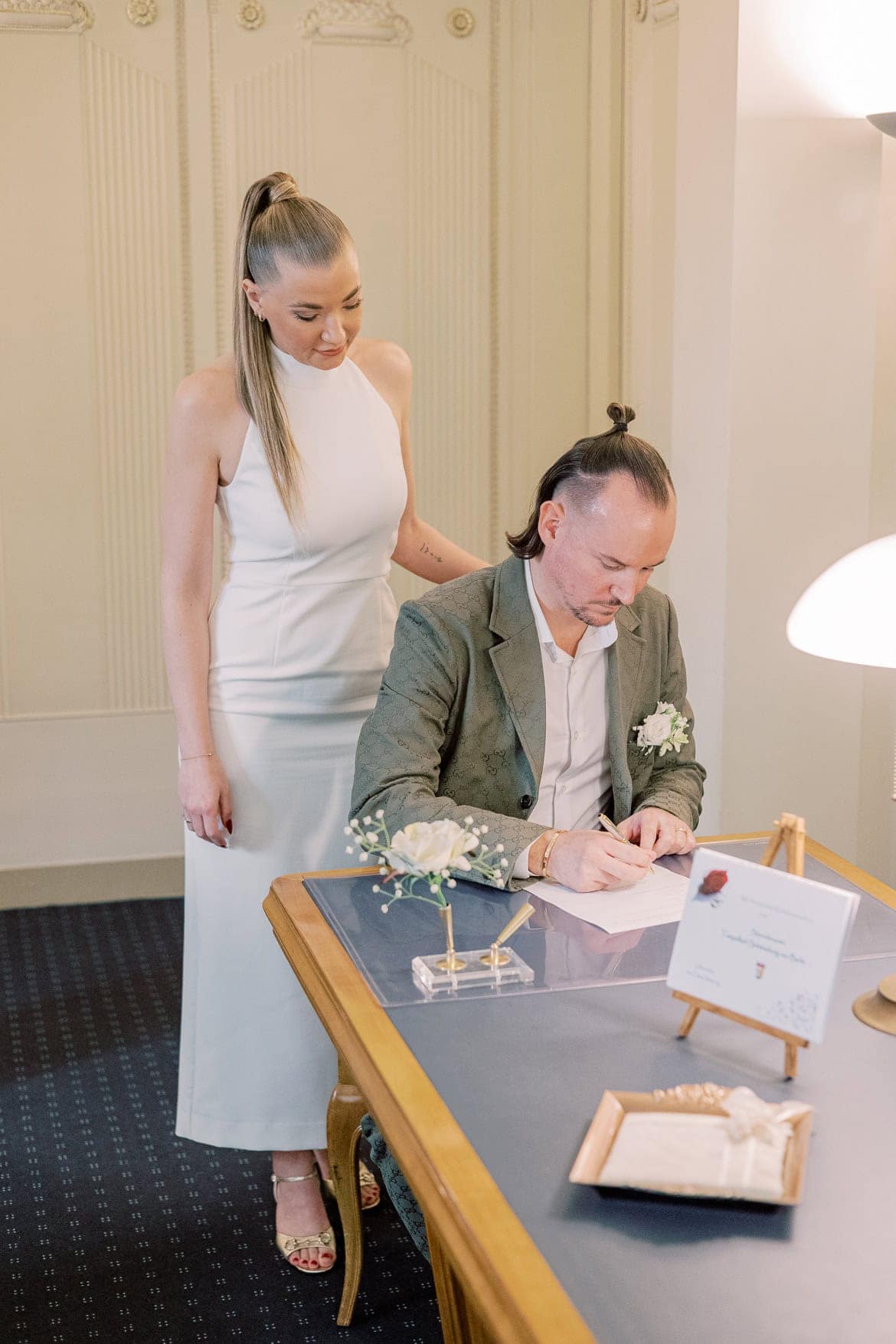 Standesamt Trauung im Herbst in Schöneberg