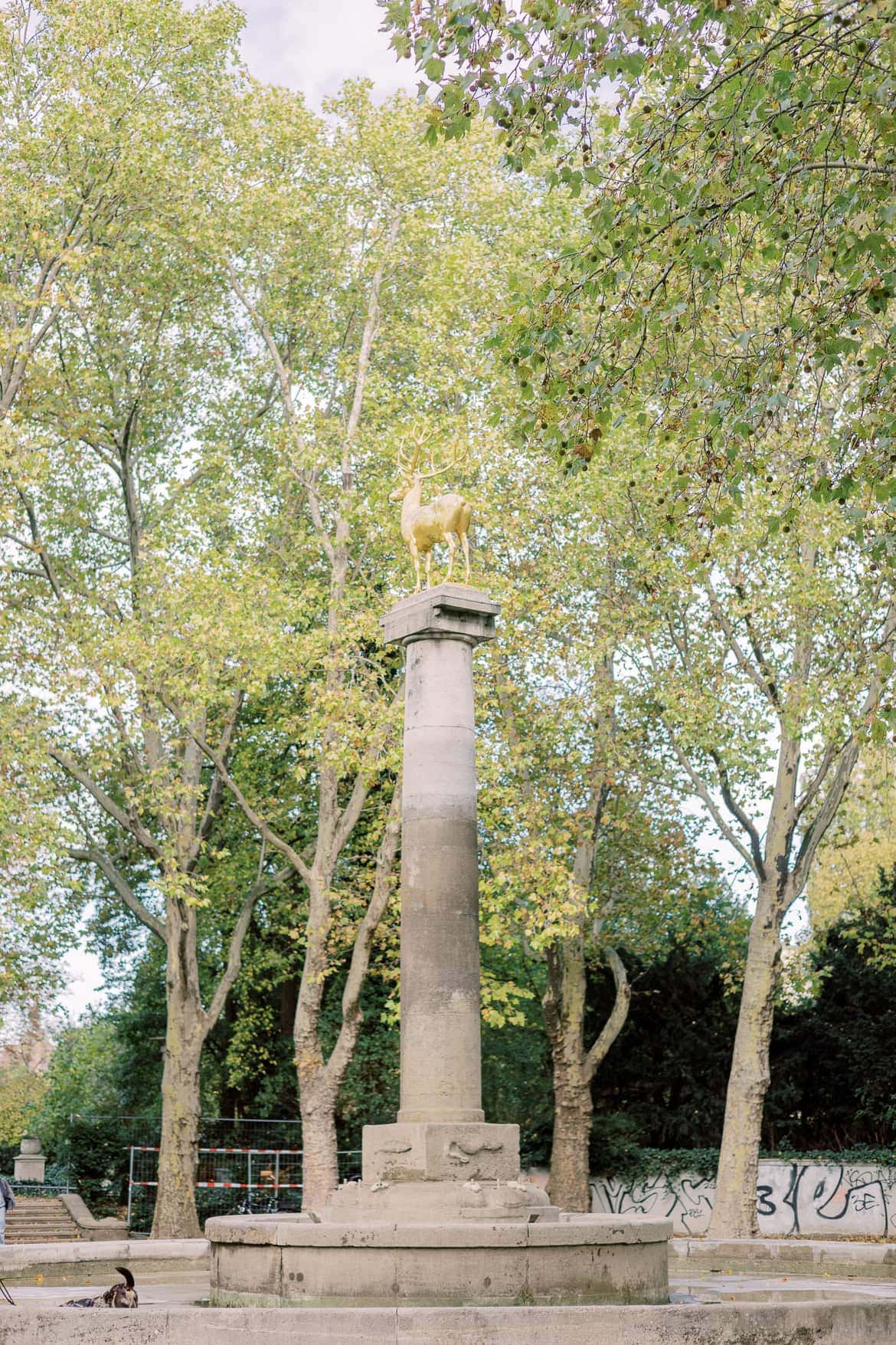 Standesamt Trauung im Herbst in Schöneberg