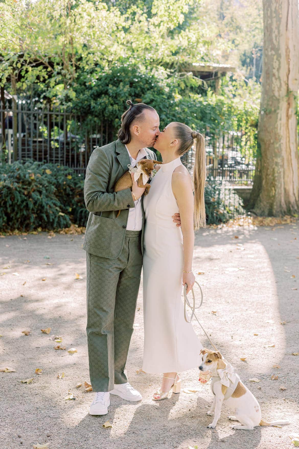 Standesamt Trauung im Herbst in Schöneberg