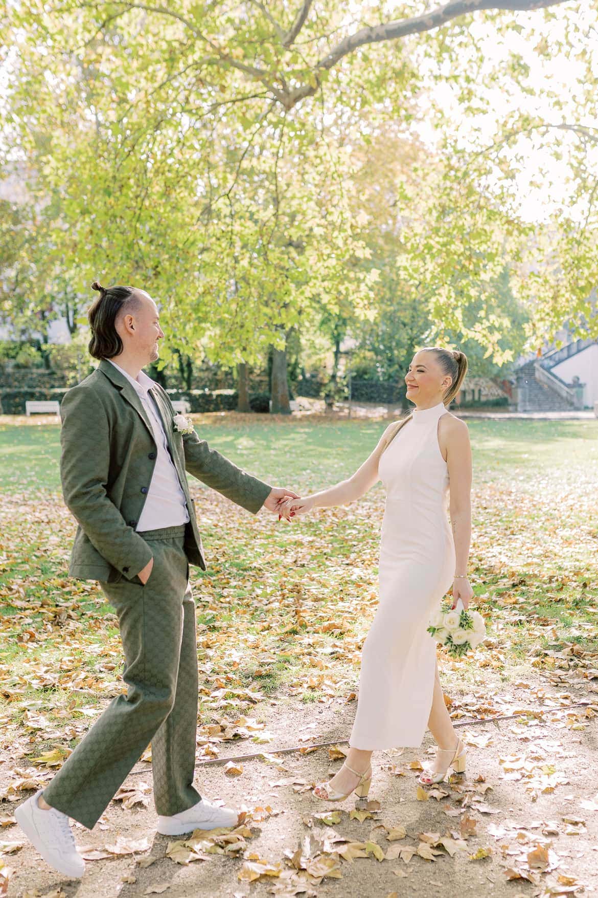 Standesamt Trauung im Herbst in Schöneberg
