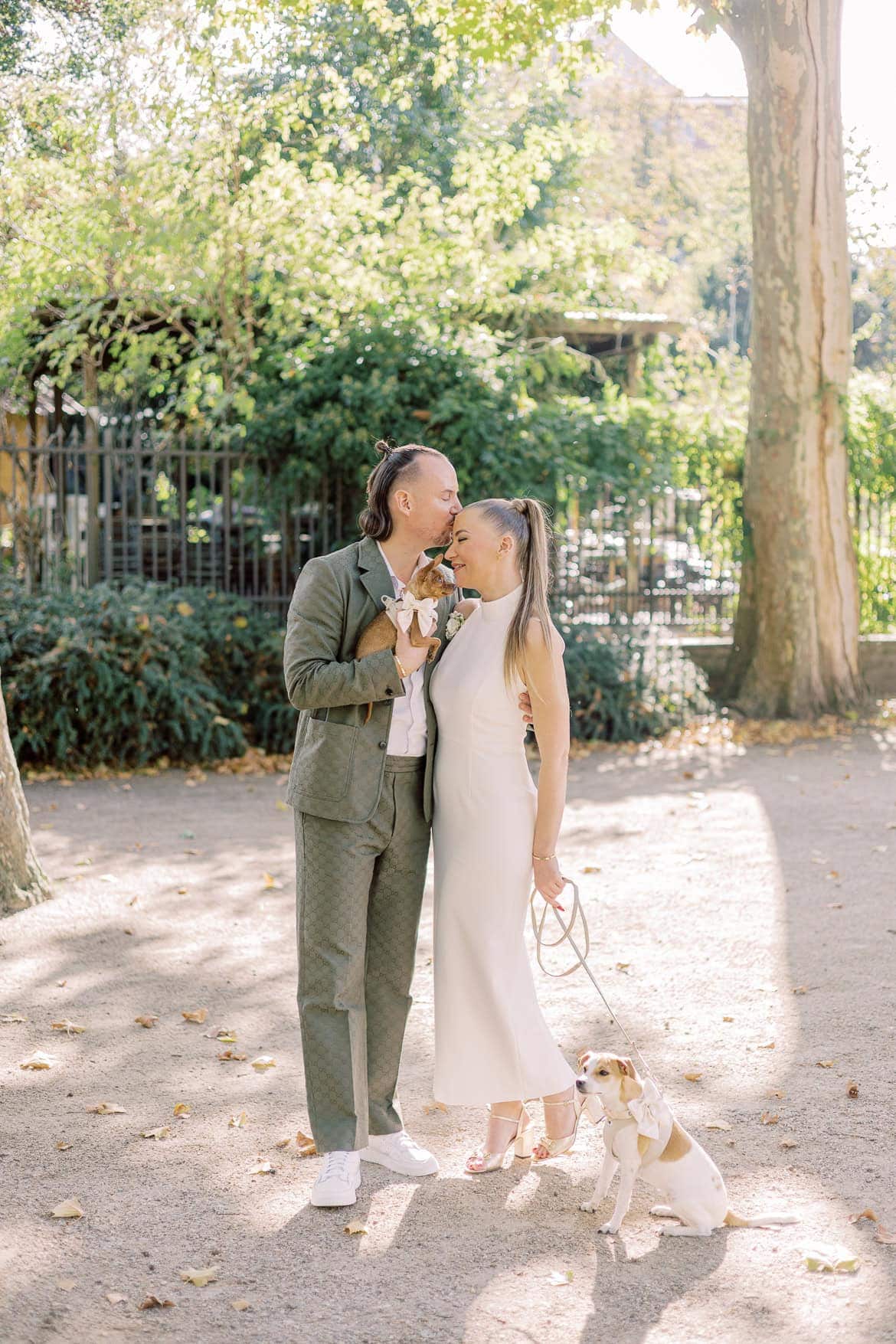 Standesamt Trauung im Herbst in Schöneberg