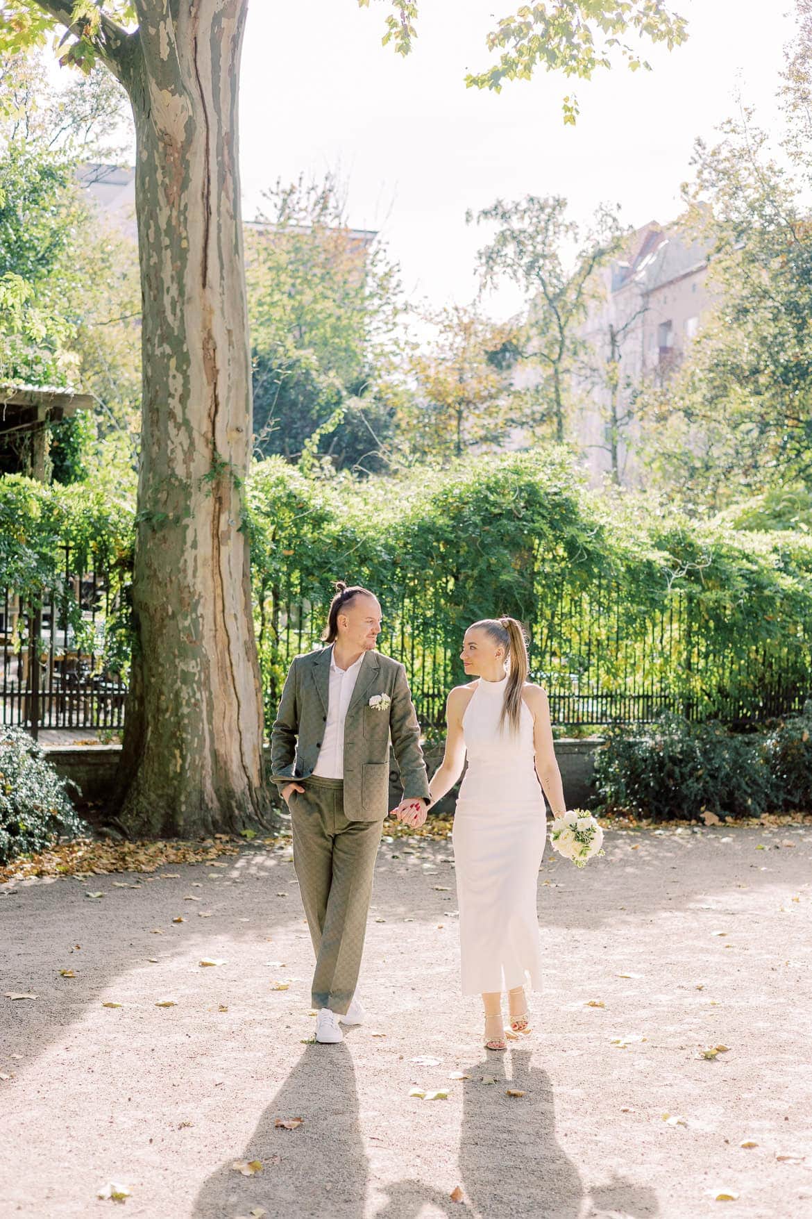 Standesamt Trauung im Herbst in Schöneberg