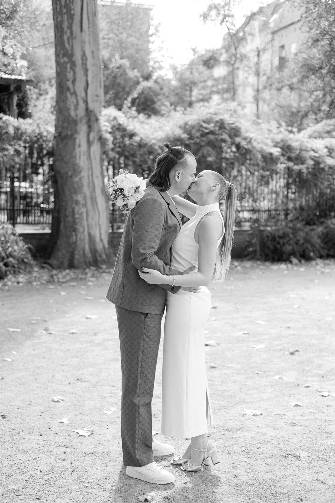 Standesamt Trauung im Herbst in Schöneberg