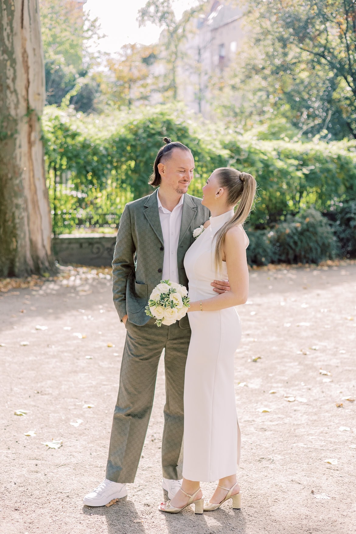 Standesamt Trauung im Herbst in Schöneberg