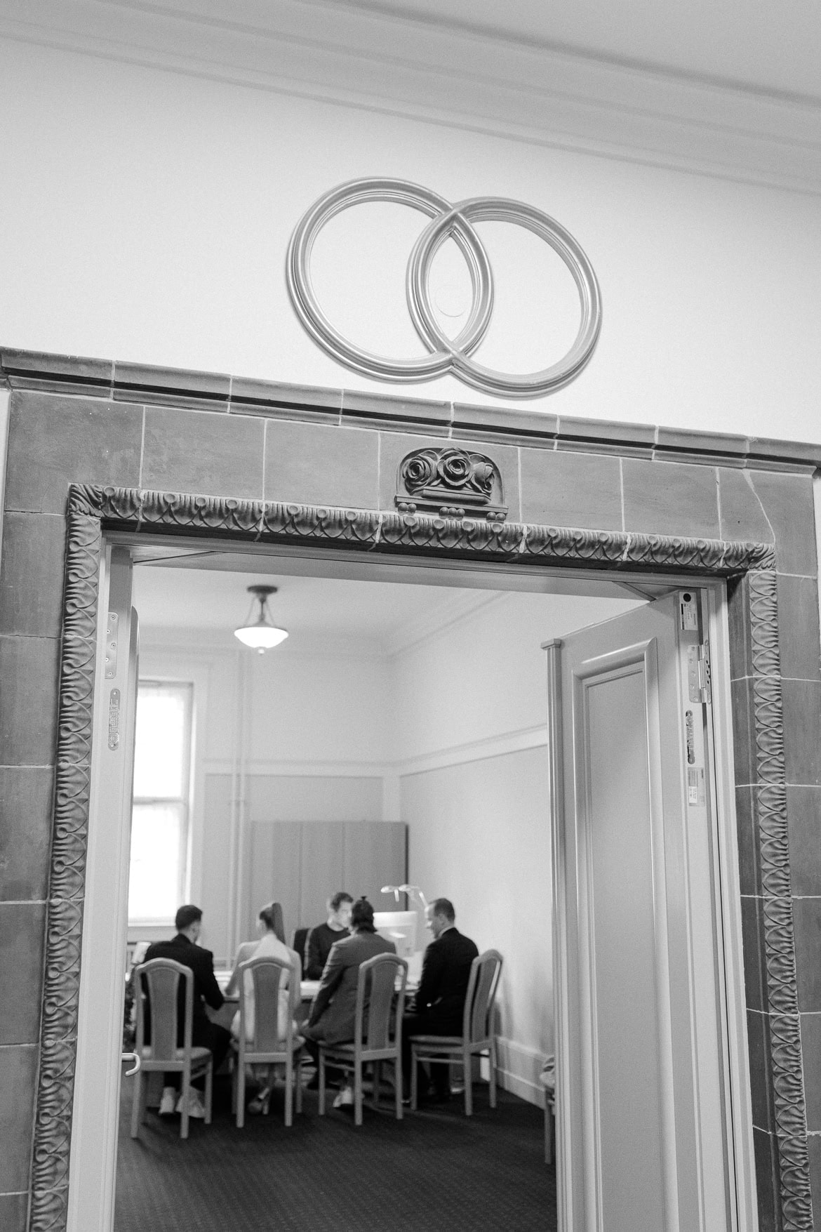 Standesamt Trauung im Herbst in Schöneberg