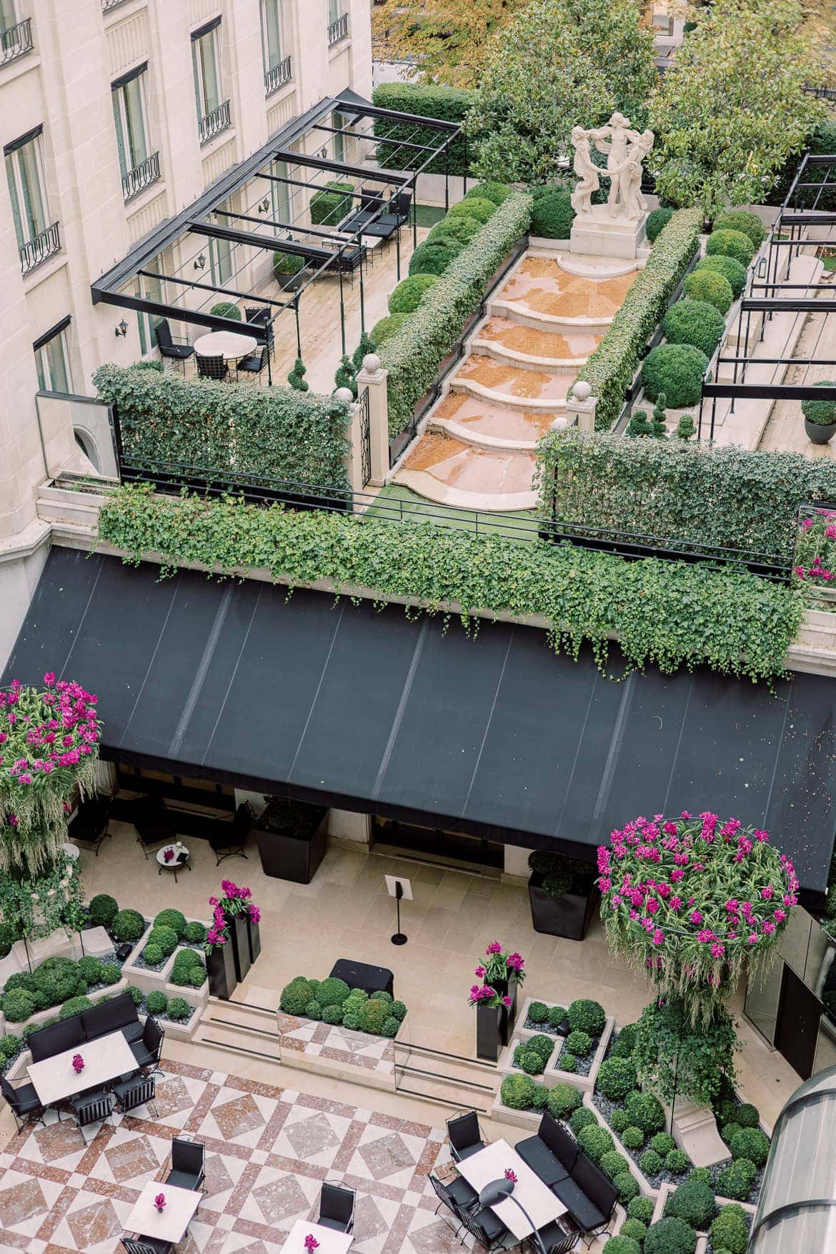 Sinnliche Portraits im Four Seasons Hotel George V Paris